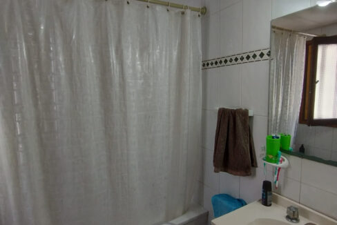 1270d0e0-e305-4a94-b29b-91b9203e8c04