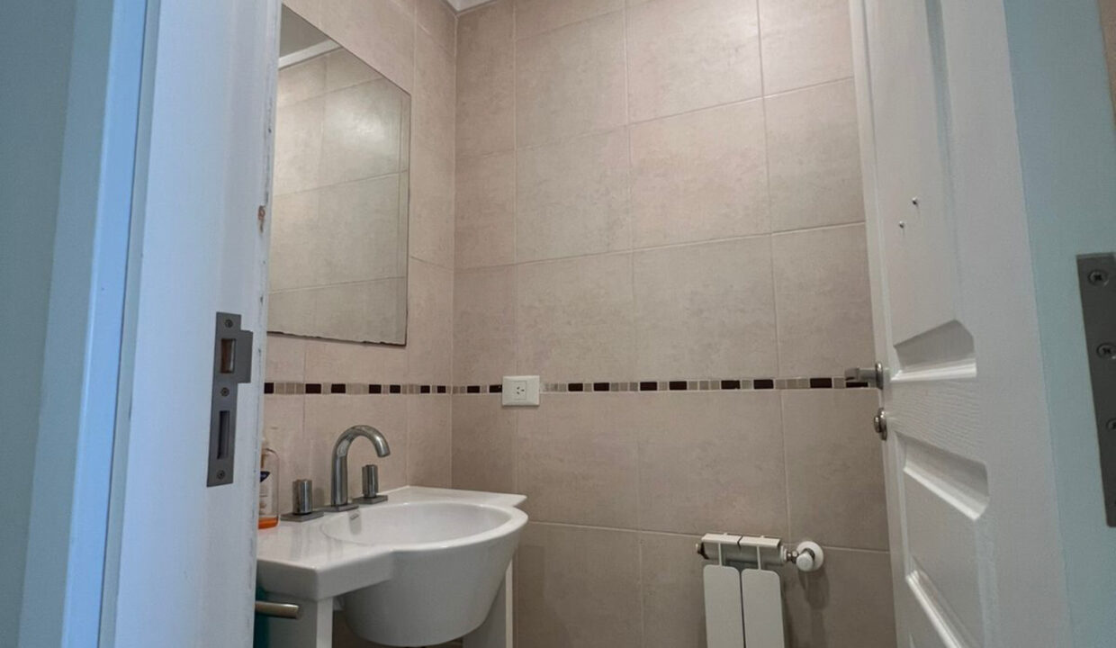 b3b7010e-949d-4e34-8e21-f5c07fce570c