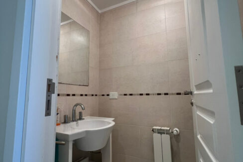 b3b7010e-949d-4e34-8e21-f5c07fce570c