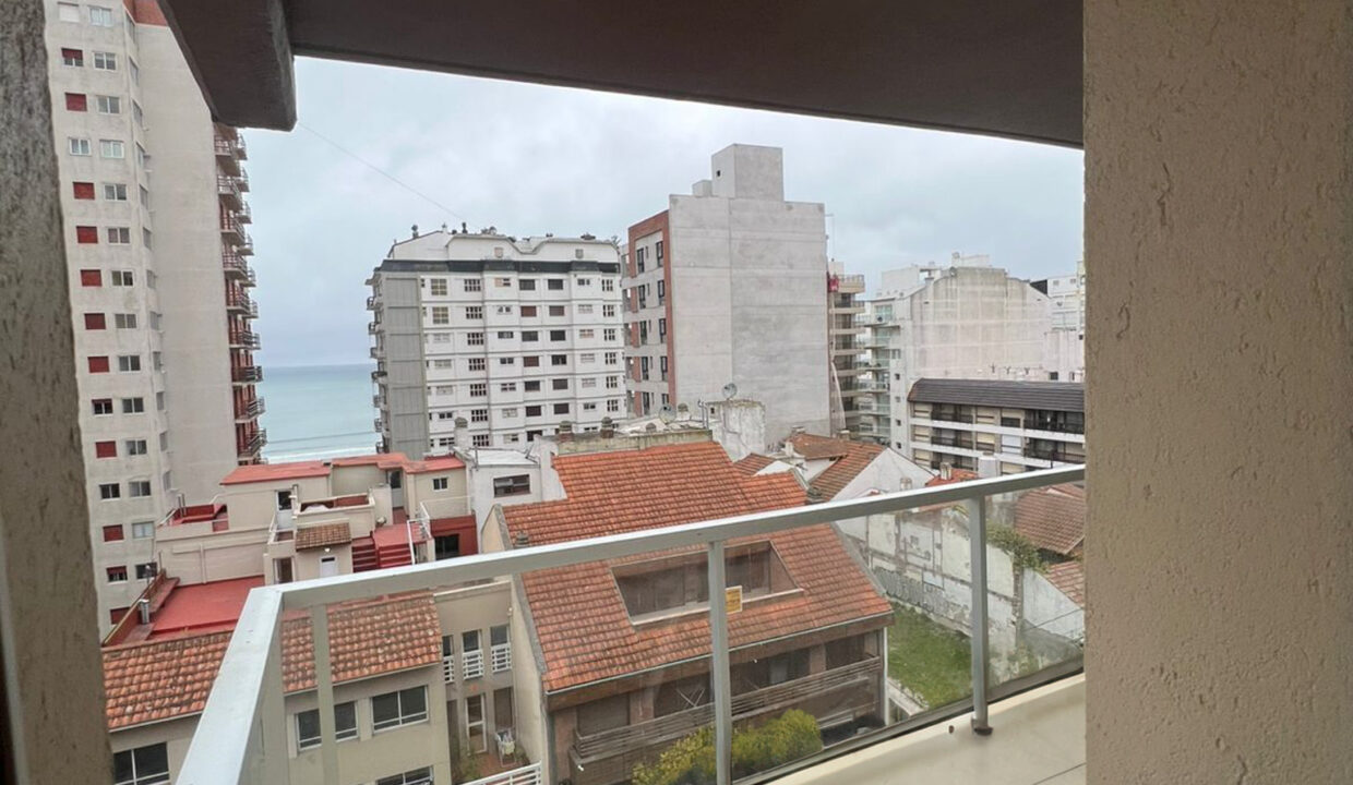 bbd4b09a-fd0f-40b2-a6e3-348a0ffae37f